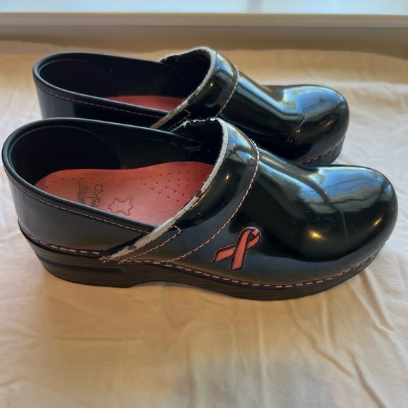 Dansko Shoes - Womens Dansko Black Patent Leather Breast Cancer Professional Clogs